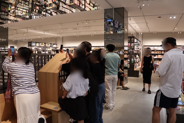 TSUTAYA BOOKSTORE則武新町 名古屋　スタバ　ノリタケ　ディスカバリーシリーズ 本棚　撮影方法