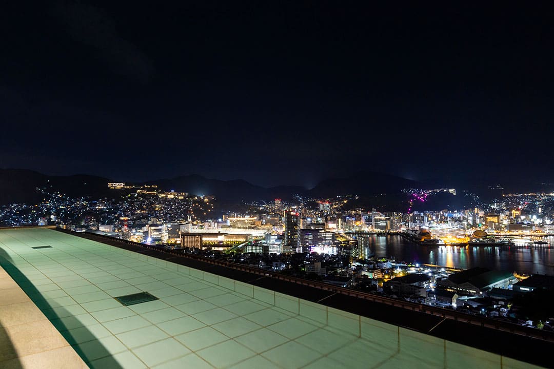 【1,000万ドルの夜景を露天風呂でも客室でもラウンジでも！】ただ泊まるだけで長崎観光になる「大江戸温泉物語Premium 長崎ホテル清風」レビュー