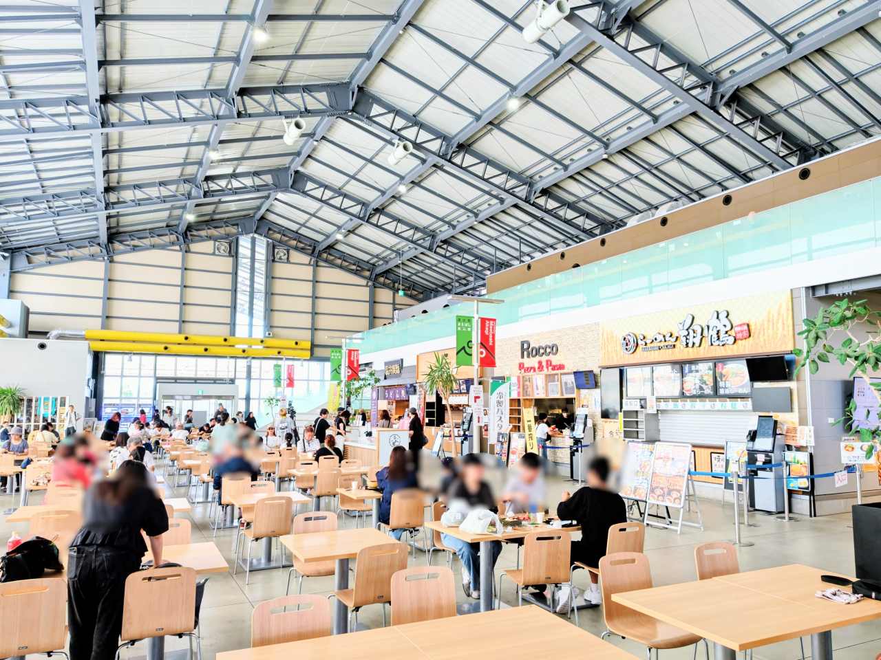 群馬県前橋市・「道の駅まえばし赤城」フードコート1階席