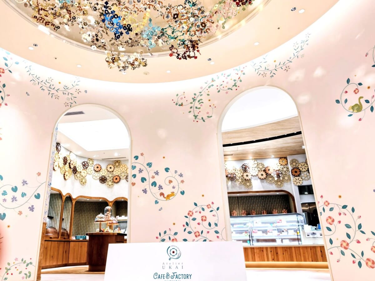 東京都八王子市・「アトリエうかい Cafe & Factory HACHIOJI」エントランス