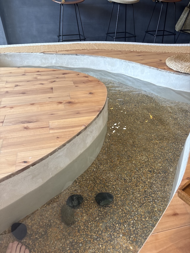 コヲロの足湯