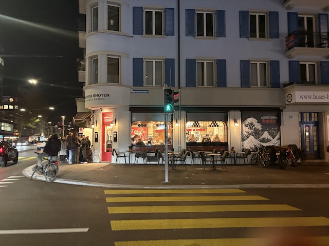 町田商店の行列