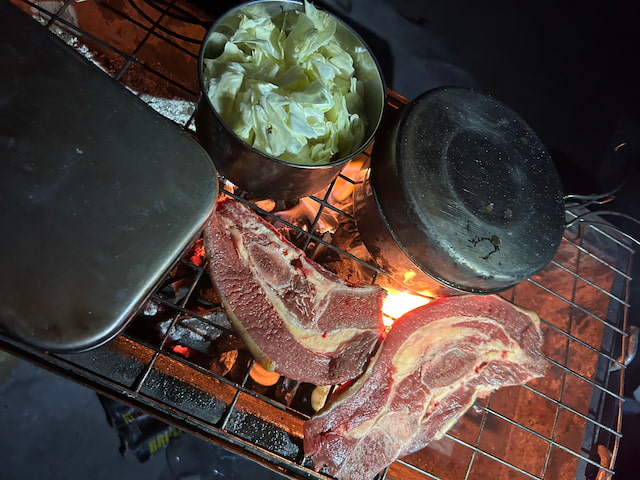 キャンプの醍醐味、バーベキュー