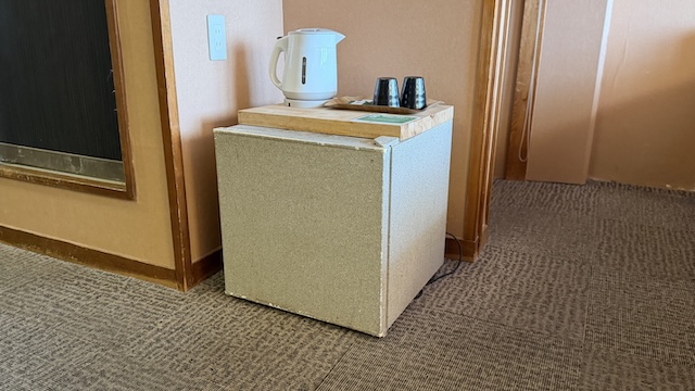 大江戸温泉物語かいけ ゲゲゲの鬼太郎ルーム ねこ娘部屋でわいわいお泊り編 冷蔵庫