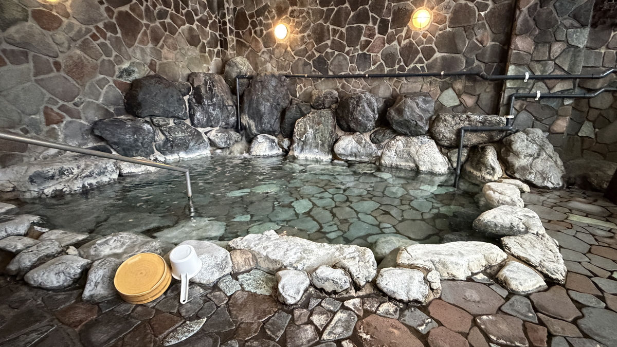 大江戸温泉物語かいけ絵恵比寿の湯 岩風呂
