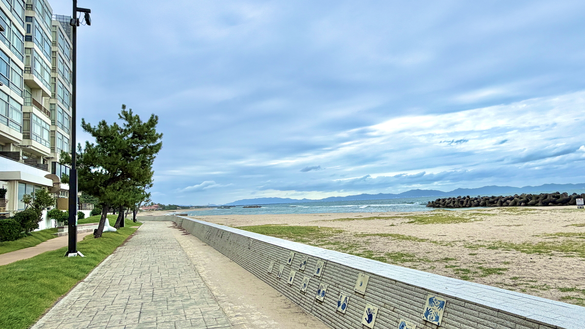 大江戸温泉物語かいけ 海沿いの遊歩道