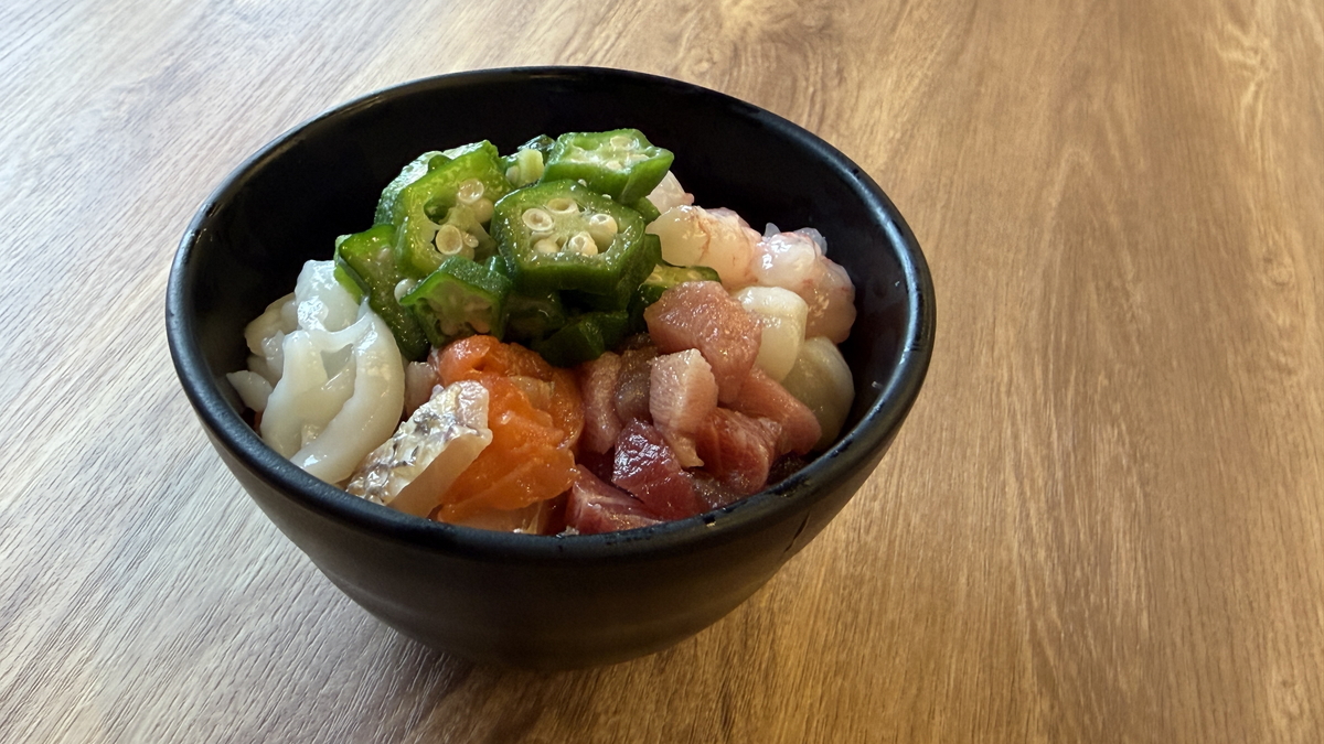 大江戸温泉物語かいけ 朝食 特撰海鮮丼