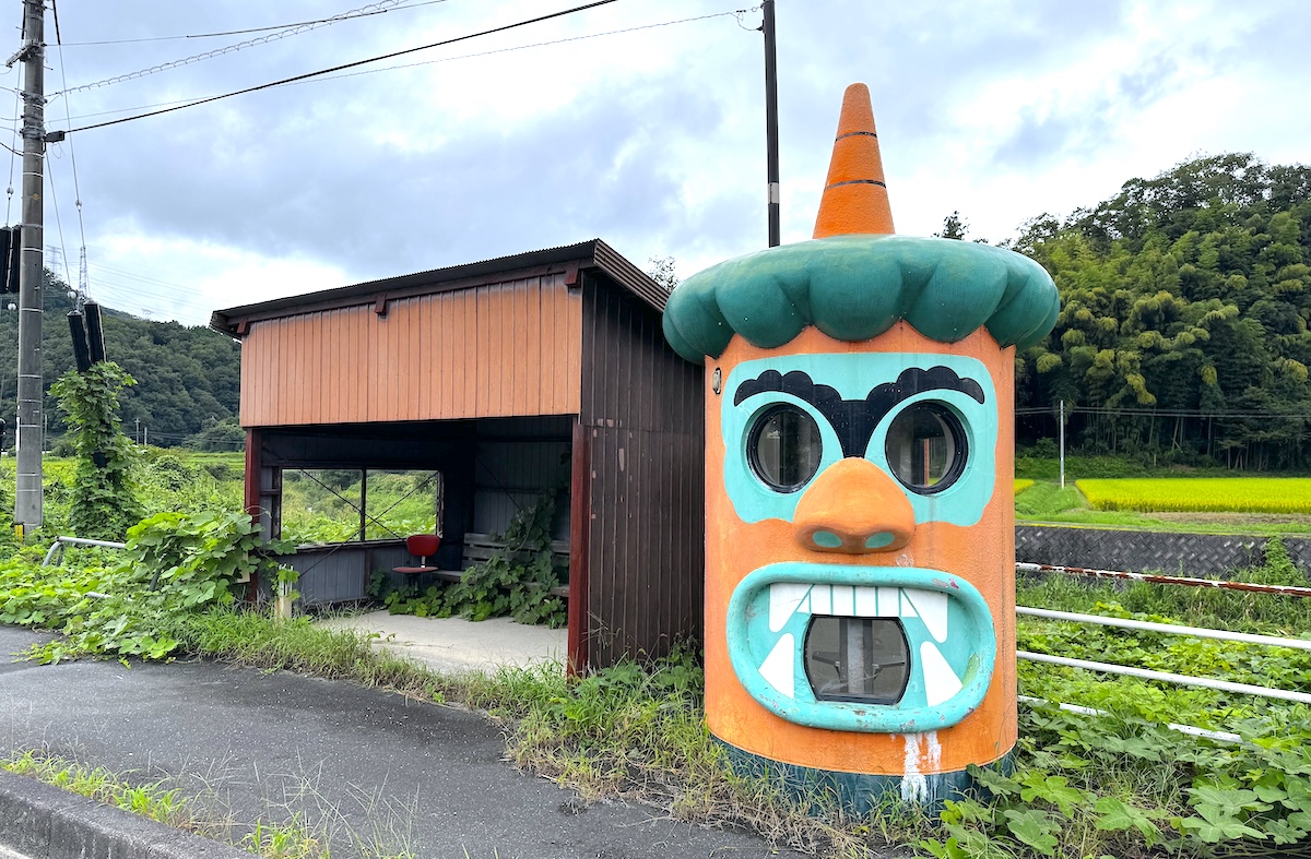 鳥取県　伯耆町　溝口　鬼　電話ボックス