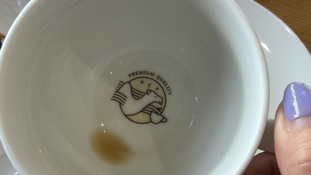 すなば珈琲　コーヒーカップ中