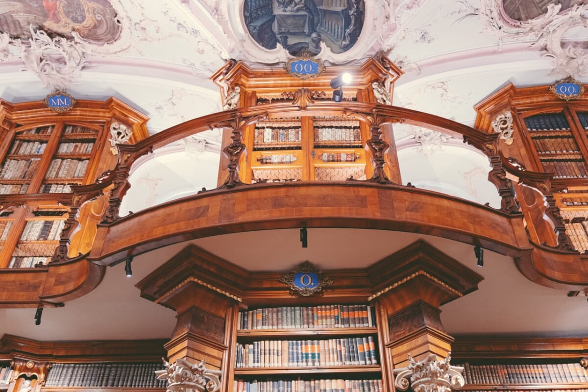 修道院図書館