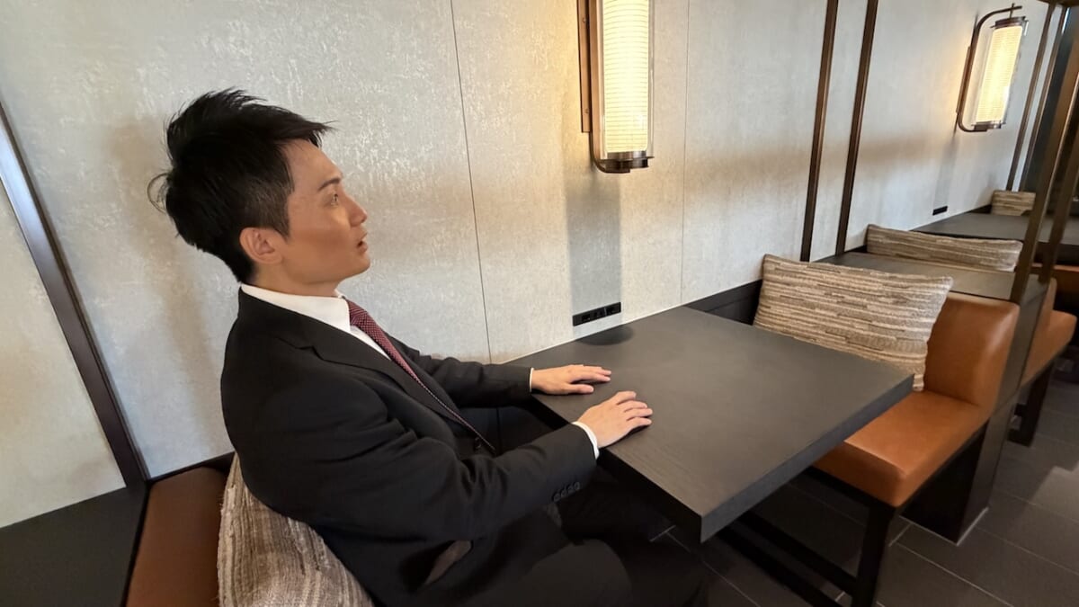 羽田空港JAL国内線ファーストクラスラウンジでおすすめのワーキングエリア席