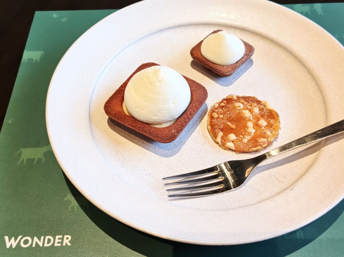 東京都千代田区・「WONDER JR東京駅店」ワンダーケーキ、チーズワンダー、ワンダークッキー